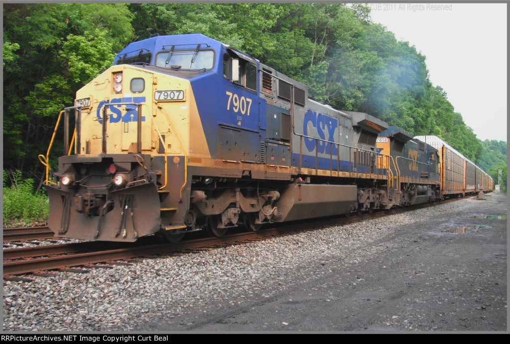 CSX 7907 and 7618